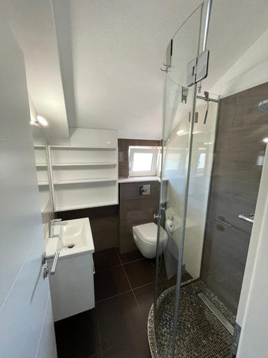Shower 2, La Mare, Vodice