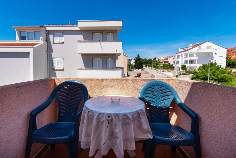 Others 3, Comfortable apartments Malina, Novalja