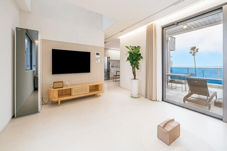 4, Jeju Ttosiae Whirlpool Villa, Jeju