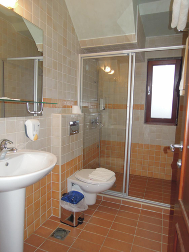 Bathroom 2, Hotel Sucevic Garni, Belgrade