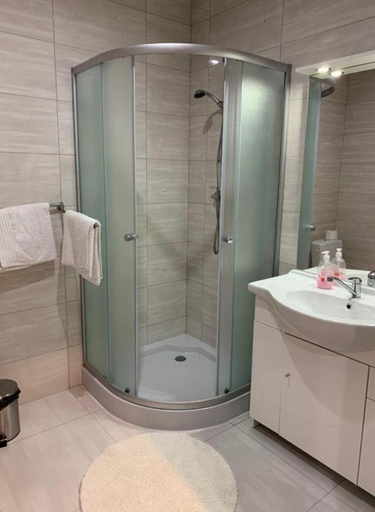 Bathroom 3, Zajazd Zacheta, Kamienna