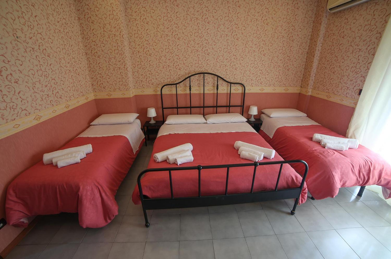 Others 5, A casa da Antonio, Catania