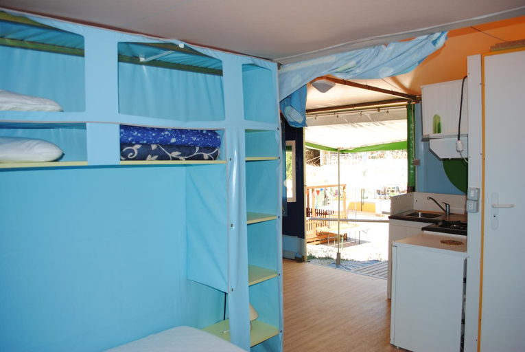 Bedroom 2, Camping Village Canapai, Livorno
