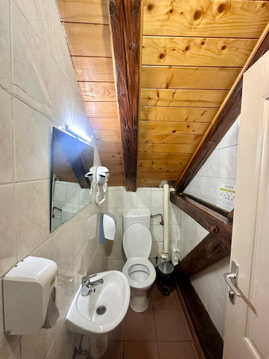 Bathroom 3, Hostel Vagabond, Sarajevo