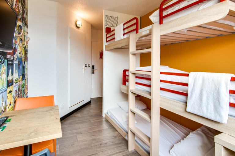 Bedroom 3, hotelF1 Bourges Le Subdray, Cher