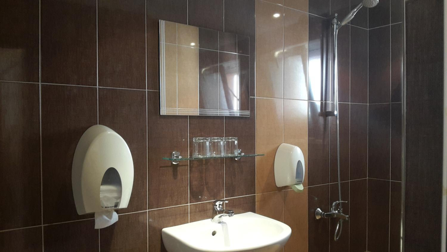 Bathroom 2, Family Hotel Kartala, Blagoevgrad