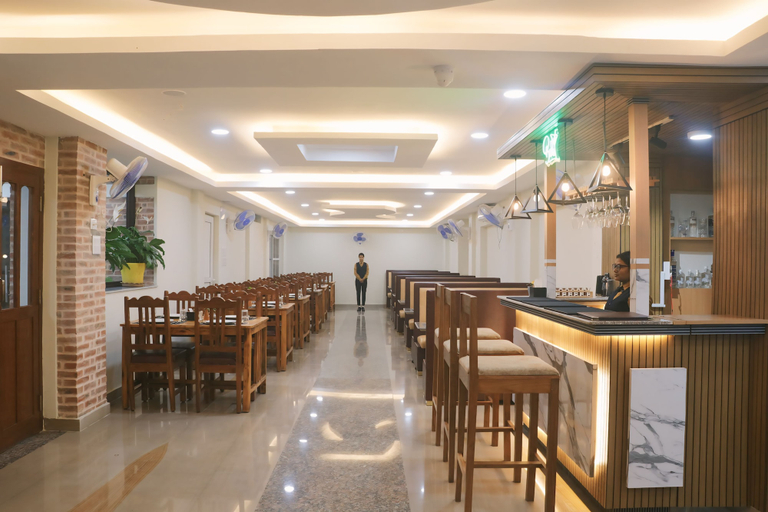 Food & Drinks 5, Hotel Yatra Sauraha, Narayani