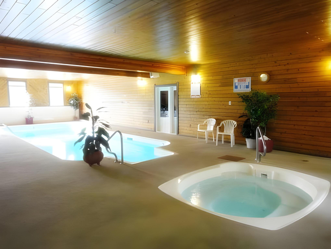Sport & Beauty 5, Chalet Continental Motel, Fraser-Fort George