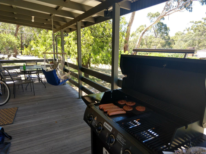Food & Drinks, Cockatoo Cabin, N. Grampians - Stawell