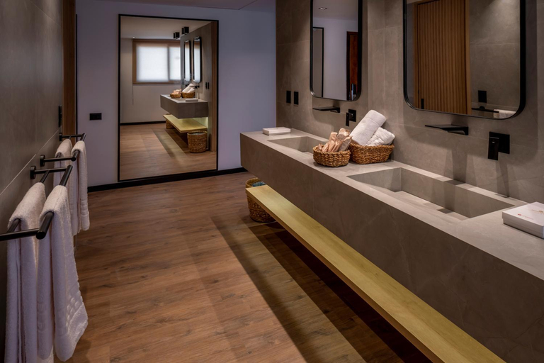 Bathroom 15