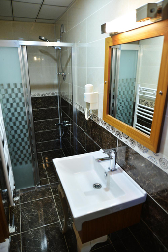 Bathroom 4, Uluhan Otel, Merkez