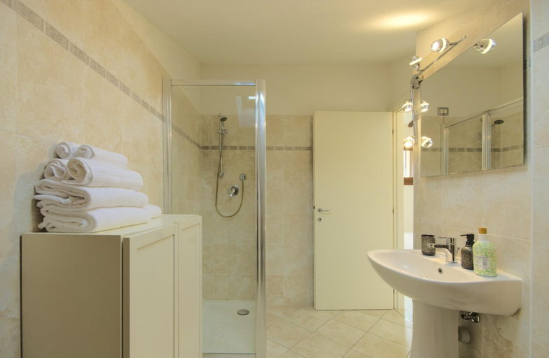 Others 4, Imola Residence, Bologna