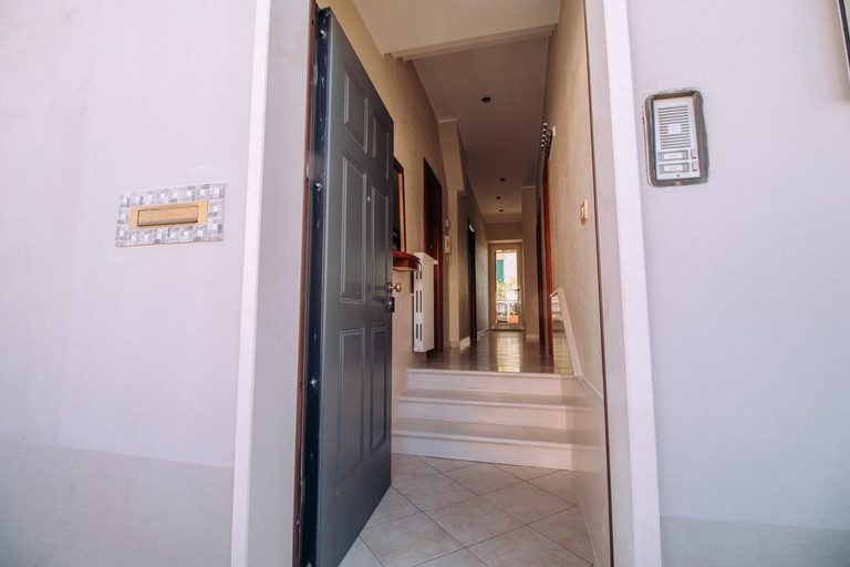 Others 5, Holiday flat with high speed internet, Pescara