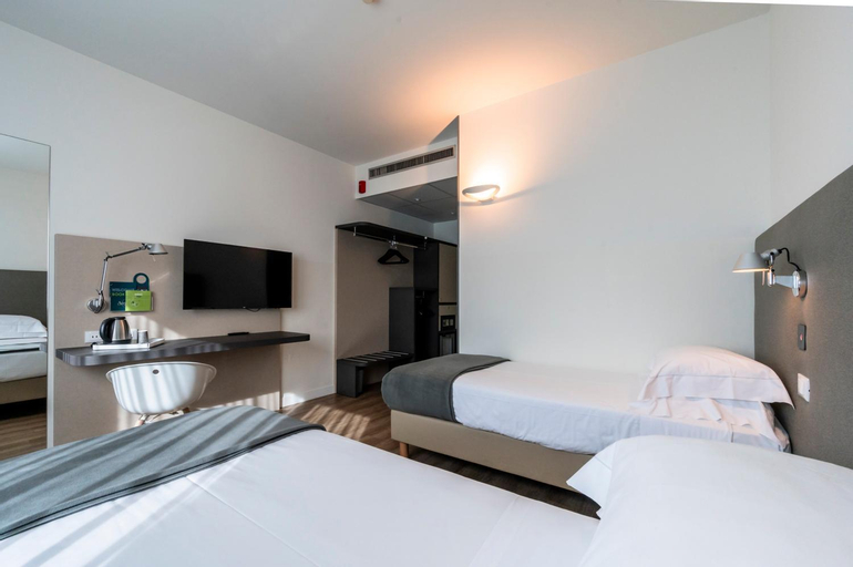 Bedroom 8