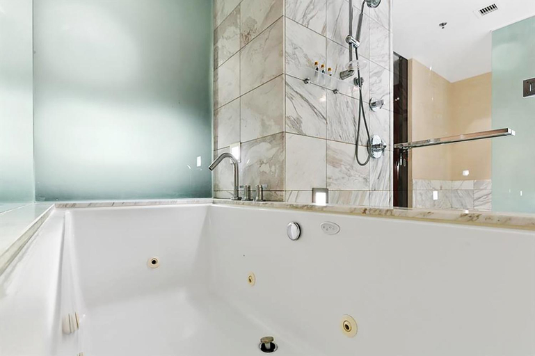 Bathroom 4, Las Vegas Suite Rental at Palms Place Hotel, Clark
