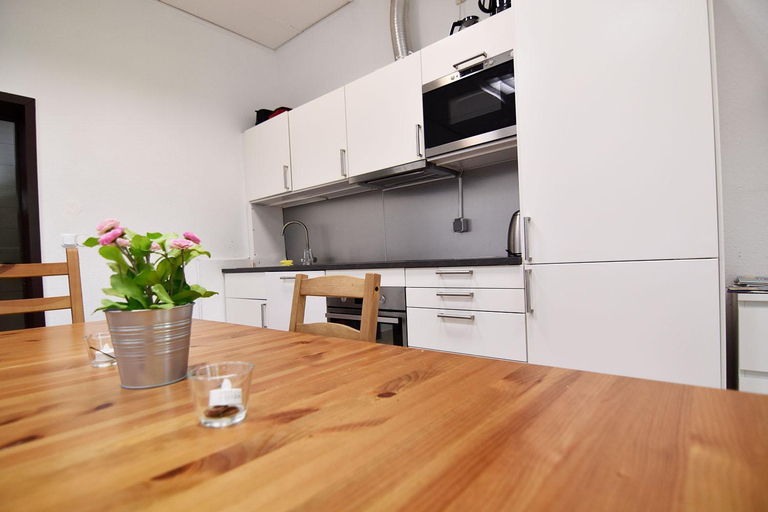Others 4, Boardinghouse in Cologne *free WiFi*, Köln