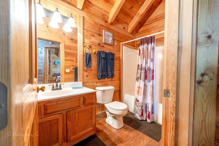 Bathroom 4, Bean Pot 1 Bedroom Cabin by RedAwning, Sevier