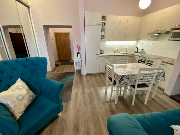 Others 5, Kings main square Apartment - AC - Balcony - Coffee Machine - Washer - Kitchen- Parking, Poprad