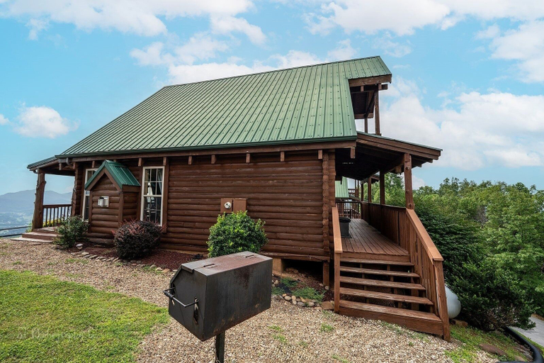 Exterior & Views 2, Graceful Awestruck Perfect Mountain Views with Pool Access by RedAwning, Sevier