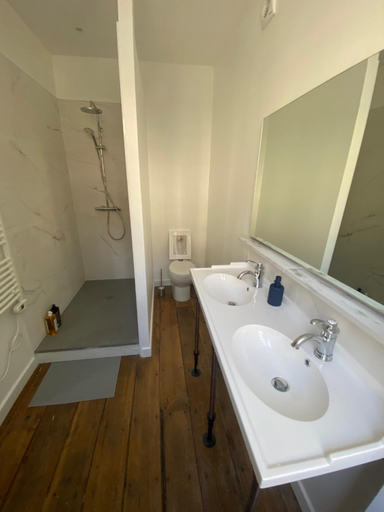 Bathroom, Chez Victor H, Somme