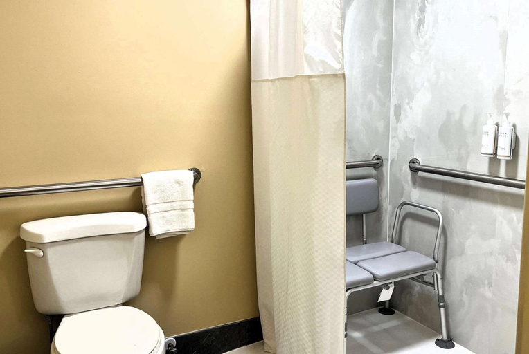 Bathroom 4, Super 8 by Wyndham Lafayette, Tippecanoe