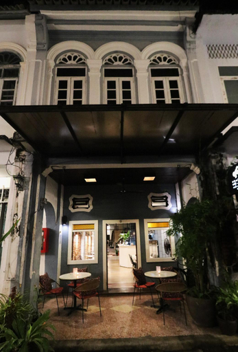 Exterior & Views 9