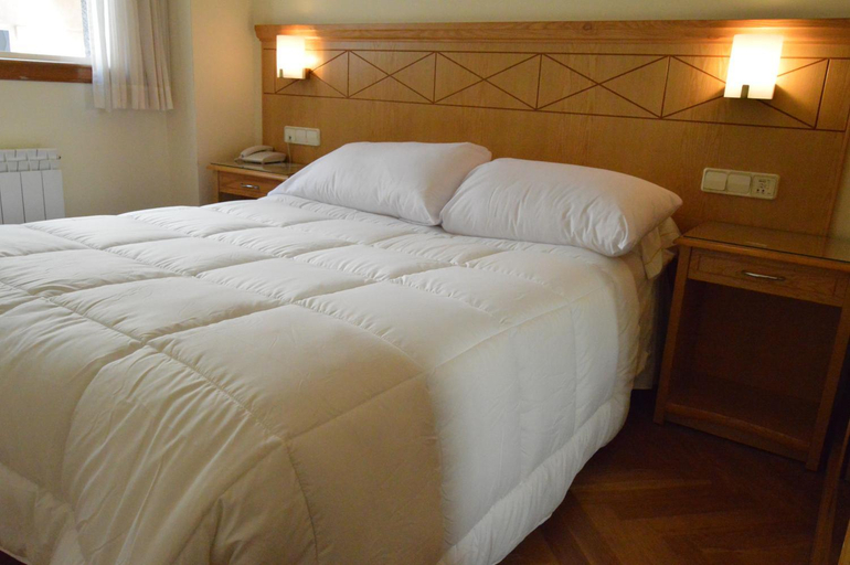 Bedroom 4, Hotel Cristal 2, A Coruña