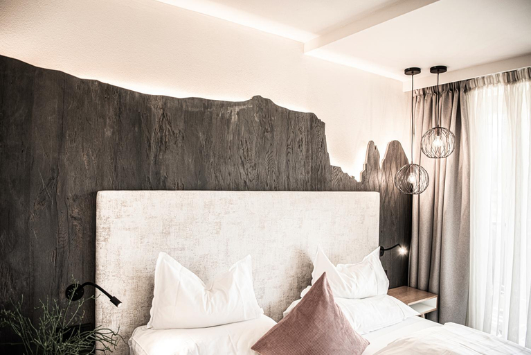 Bedroom 3, Hotel Pinei Nature & Spirit, Bolzano