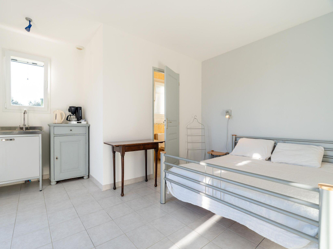 Others 4, Tranquil holiday home with private pool, Hérault