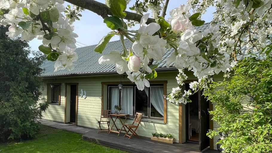Others 5, Cosy guesthouse with sauna and outdoor kitchen, Kuressaare