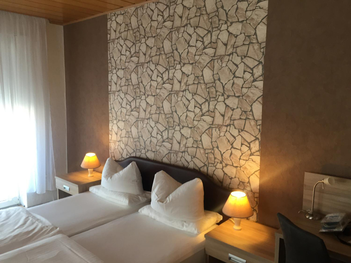 Bedroom 3, Hotel Restaurant Alexandros, Mannheim