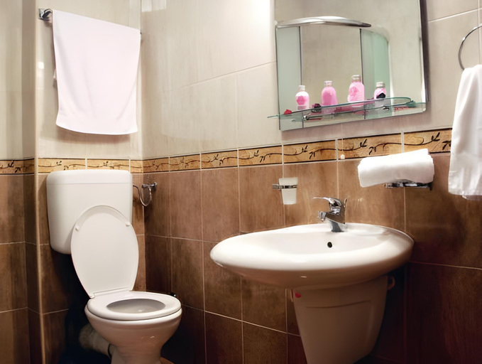 Bathroom, Sun Village Apartments