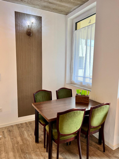 Dining Room 9