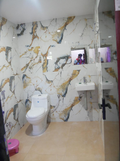 Bathroom 3, Vaidehi Inn - A unit of Vaidehi Guest House, Deoghar