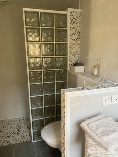 Bathroom 2, The Cool Lounge a Coulonges - Charente, Charente