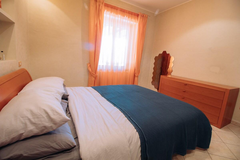 Bedroom 2, Holiday flat with high speed internet, Pescara