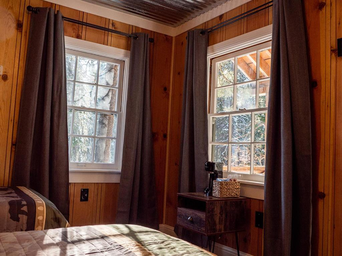 Bedroom 2, Lakeshore Resort, Fresno