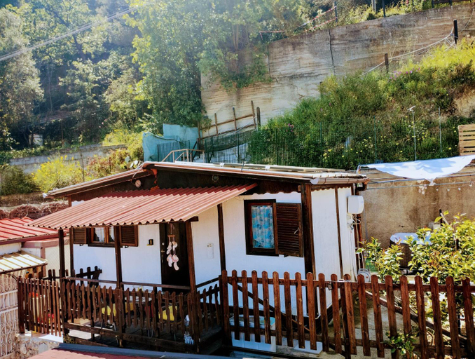 Exterior 13