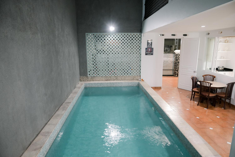 Swimming Pool 8