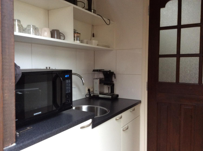 Others 5, B & B Zazza, Boarnsterhim
