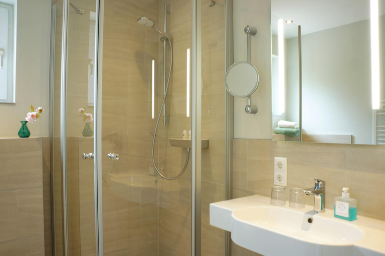 Bathroom 5, Hotel am Sudwaldchen, Nordfriesland