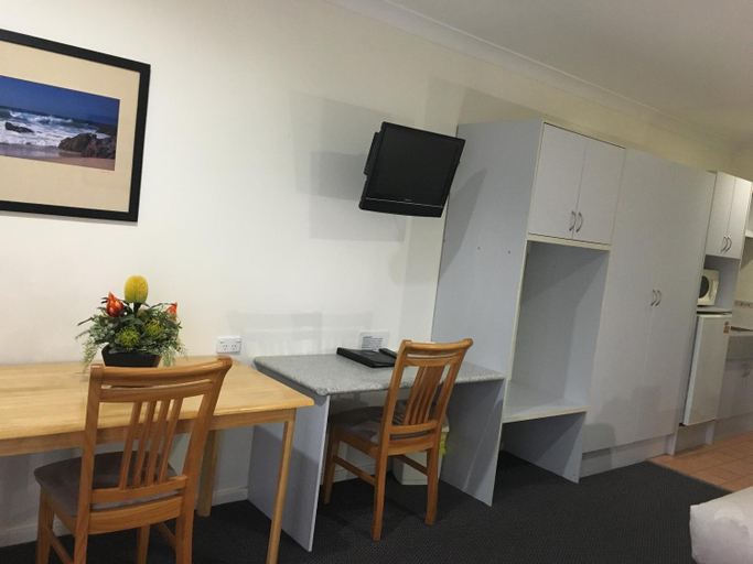 Dining Room 10