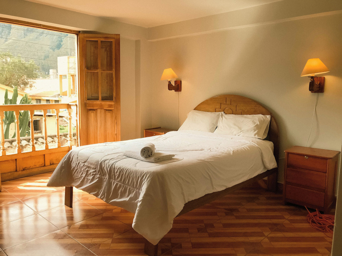 Bedroom 2, NAFIS CASONA APULINLI, Calca