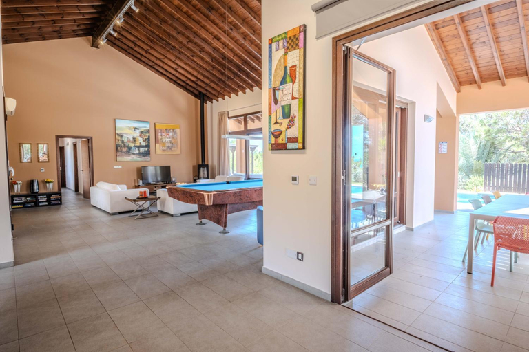 5, Pine and Olive Seahouse