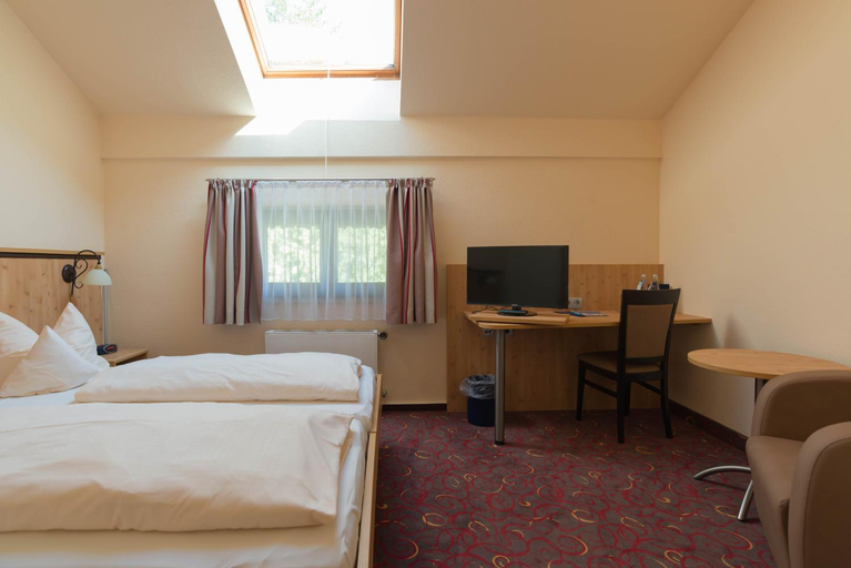 Bedroom 2, Hotel Luitpold am See, Rosenheim