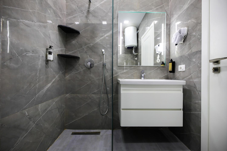 Bathroom 2, Jimi Apartments, Vlorës