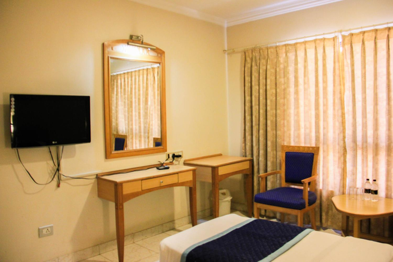 Bedroom 2, The Ambassador Hotel Pune, Pune
