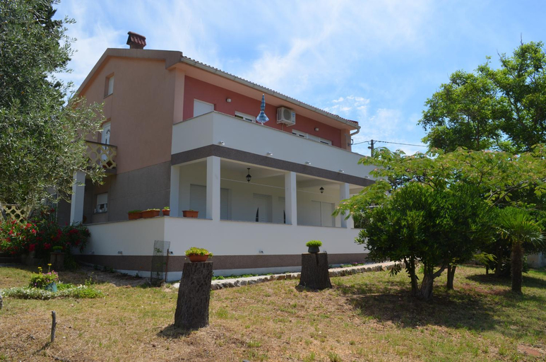 Others 4, Apartments Alen, Baška