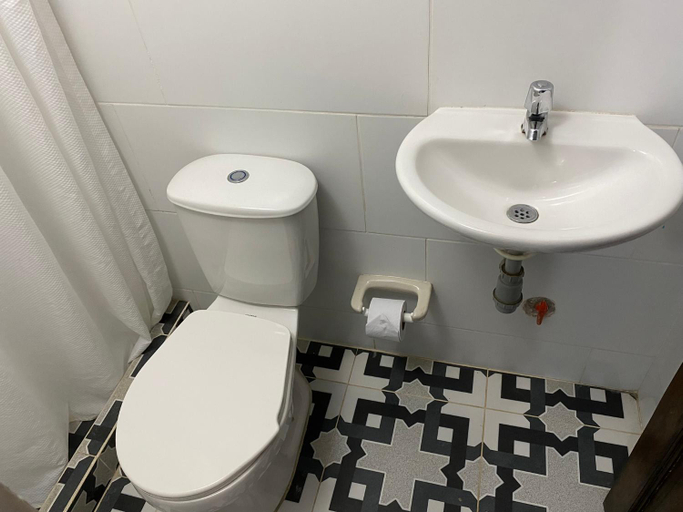 Bathroom 3, Hotel Rancho Grande, Puerto Colombia