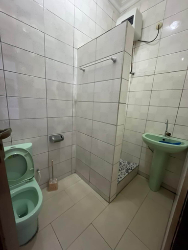 Bathroom 4, Trans Amadi Gardens Duplex, Port Harcourt